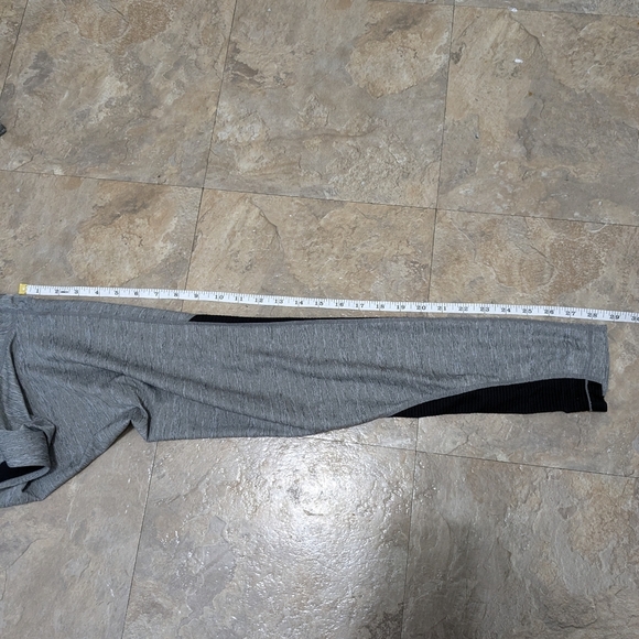 Nike Pro Women's Medium Heather Gray Dri-Fit Crop Tight Fit Training Tights - Picture 10 of 10